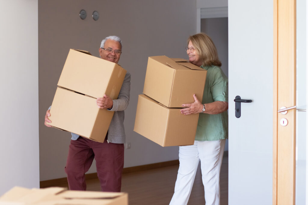 packandloadservices.com - elderly couple moving